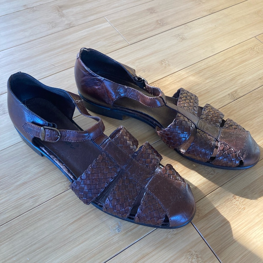 Eddie Bauer leather made in Italy fisherman sandals